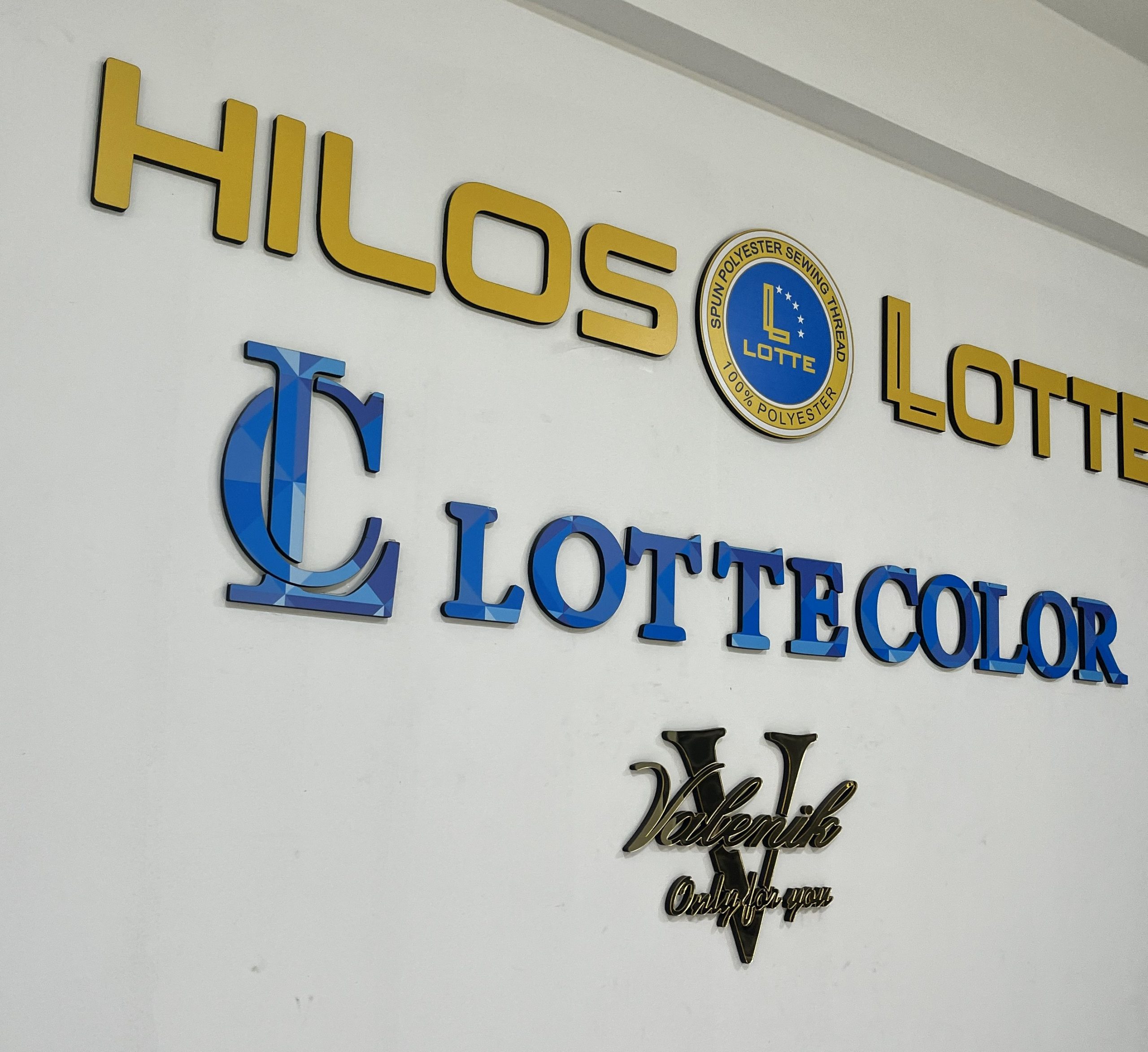 LETRERO 3D EN MDF ENCHAPADO EN ACRÍLICO